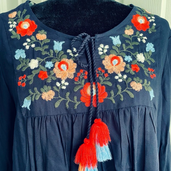 ❤️ NWT St John’s Bay Embroidered Boho Top - Picture 2 of 7